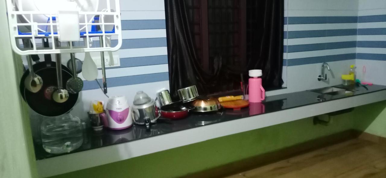 Empire Homestay Калпата Екстериор снимка