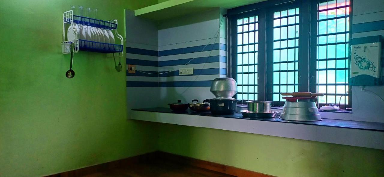 Empire Homestay Калпата Екстериор снимка