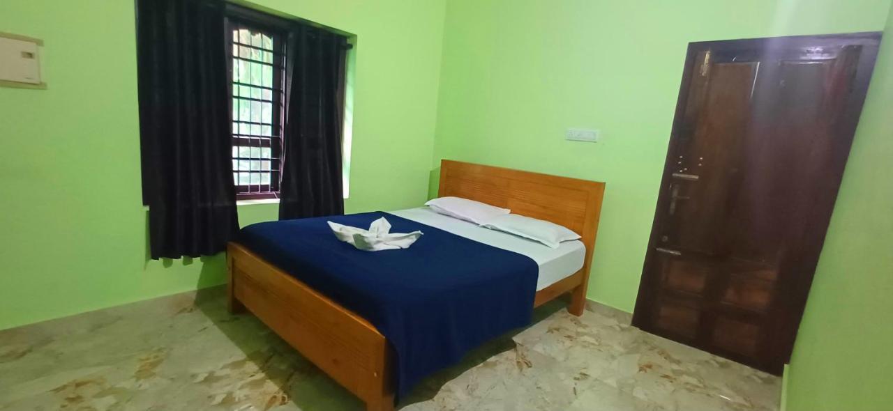 Empire Homestay Калпата Екстериор снимка