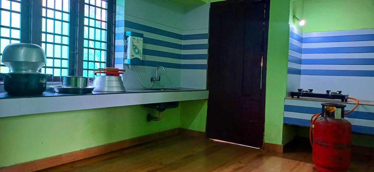 Empire Homestay Калпата Екстериор снимка